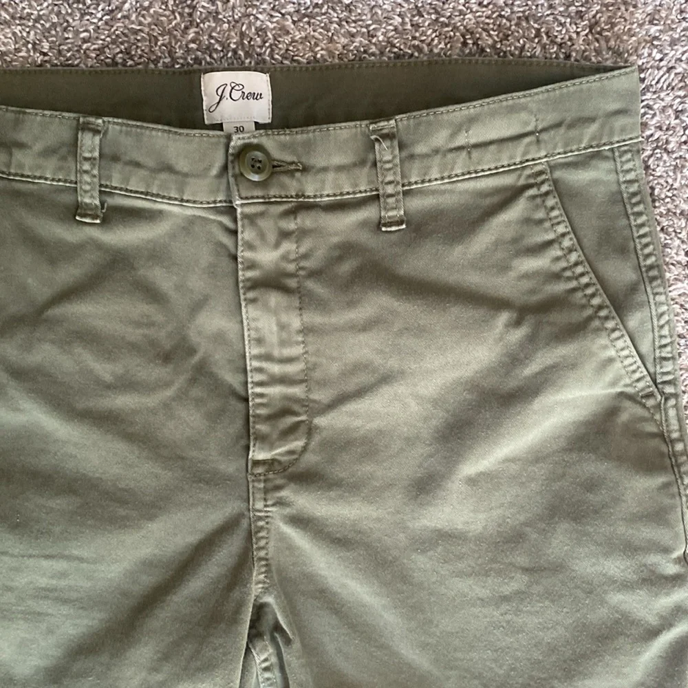 J Crew Vintage Straight Frayed Hem Olive Green Shorts, Women’s 30